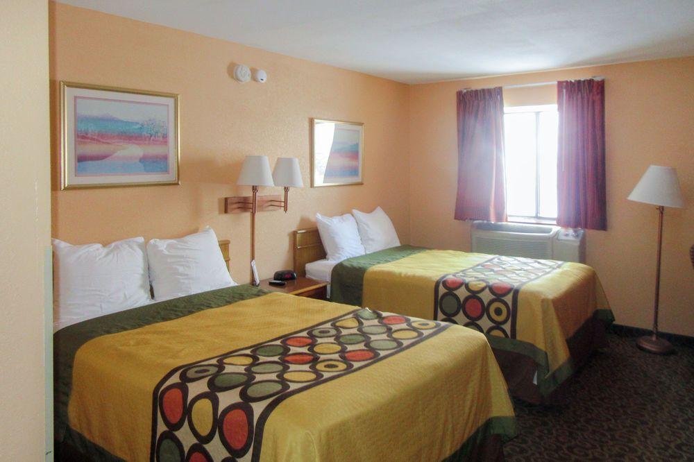 Econo Lodge Utica Exteriér fotografie