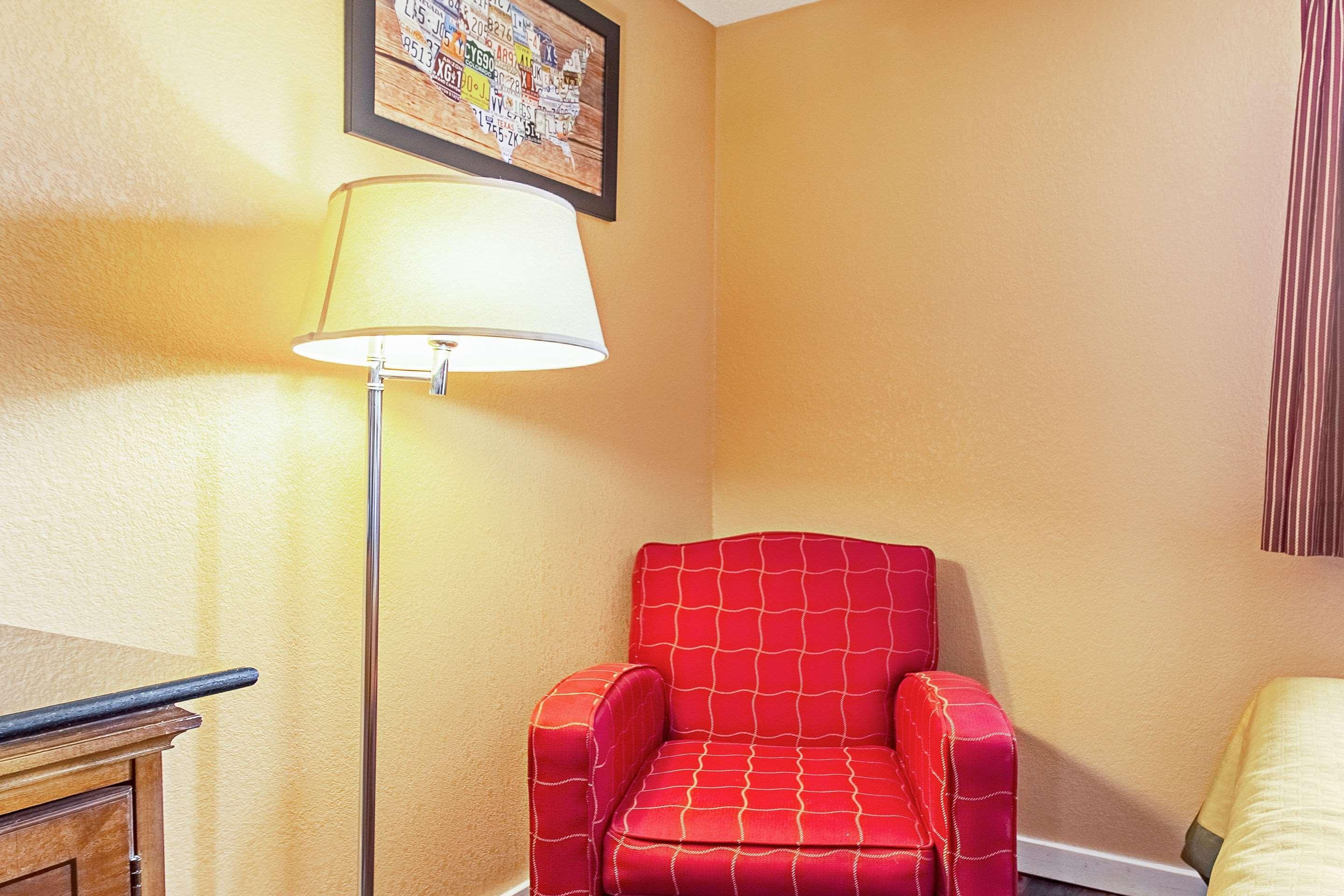 Econo Lodge Utica Exteriér fotografie