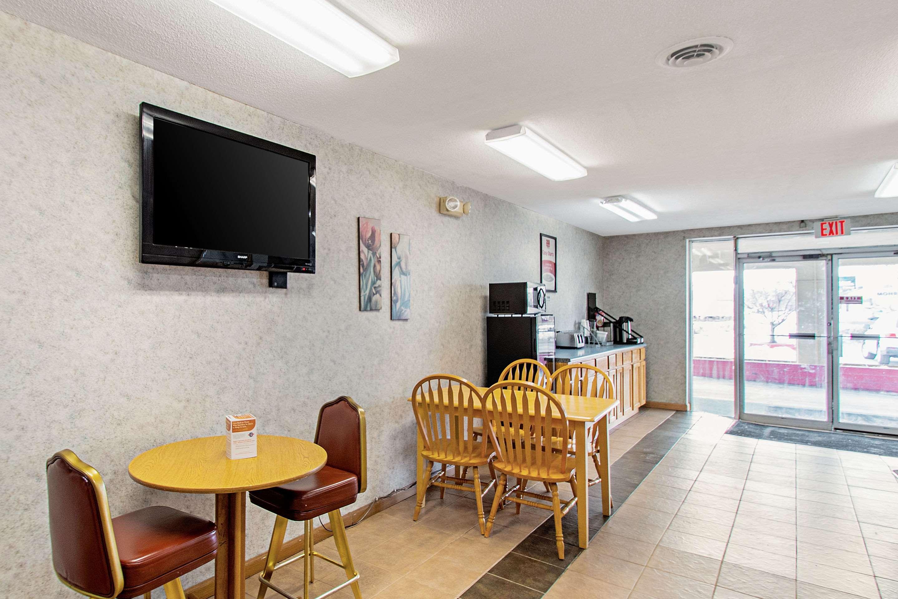 Econo Lodge Utica Exteriér fotografie