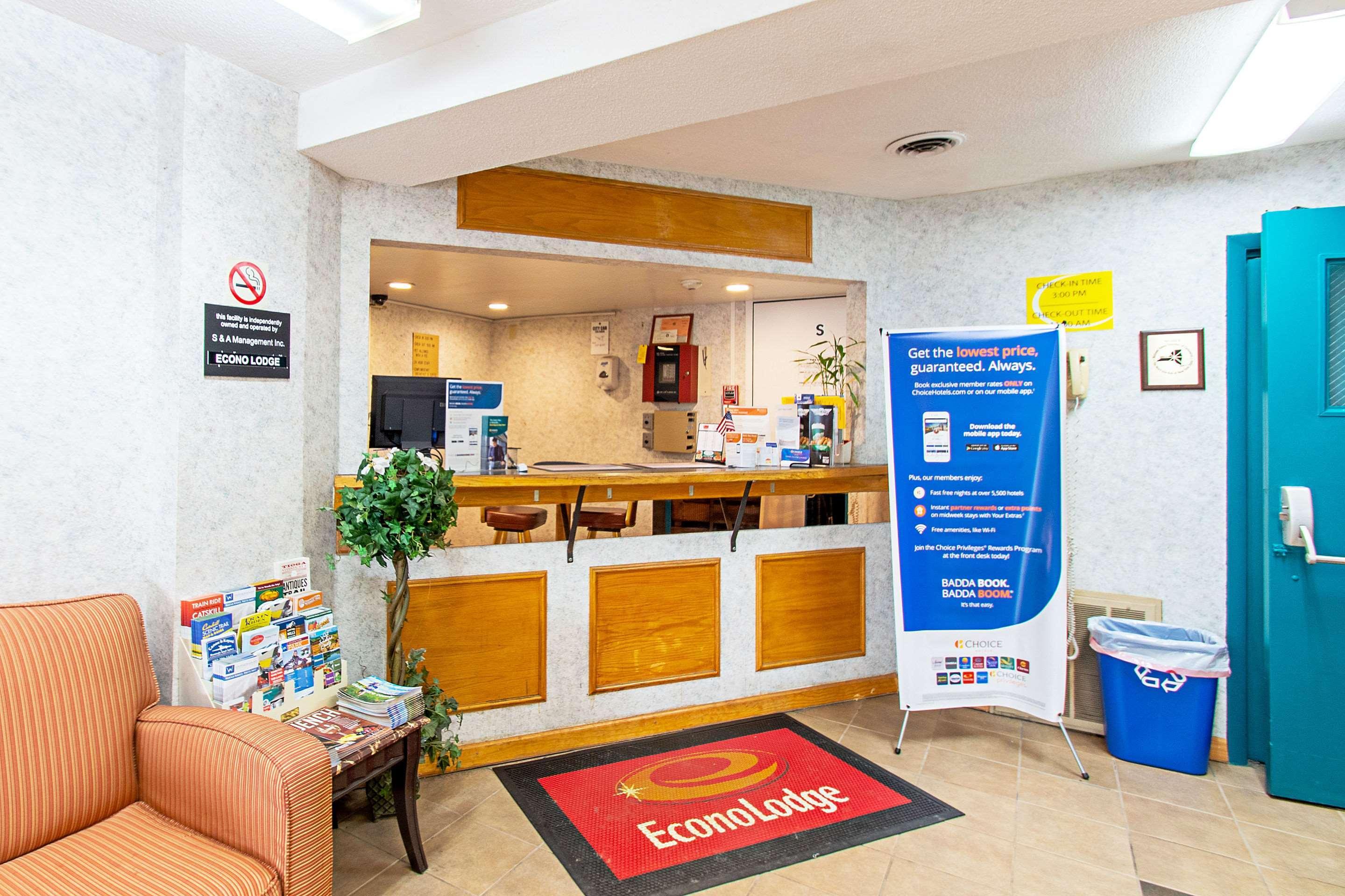 Econo Lodge Utica Exteriér fotografie