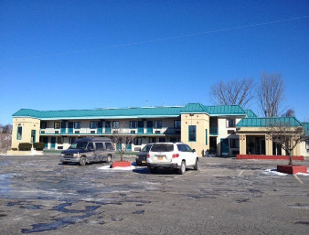Econo Lodge Utica Exteriér fotografie