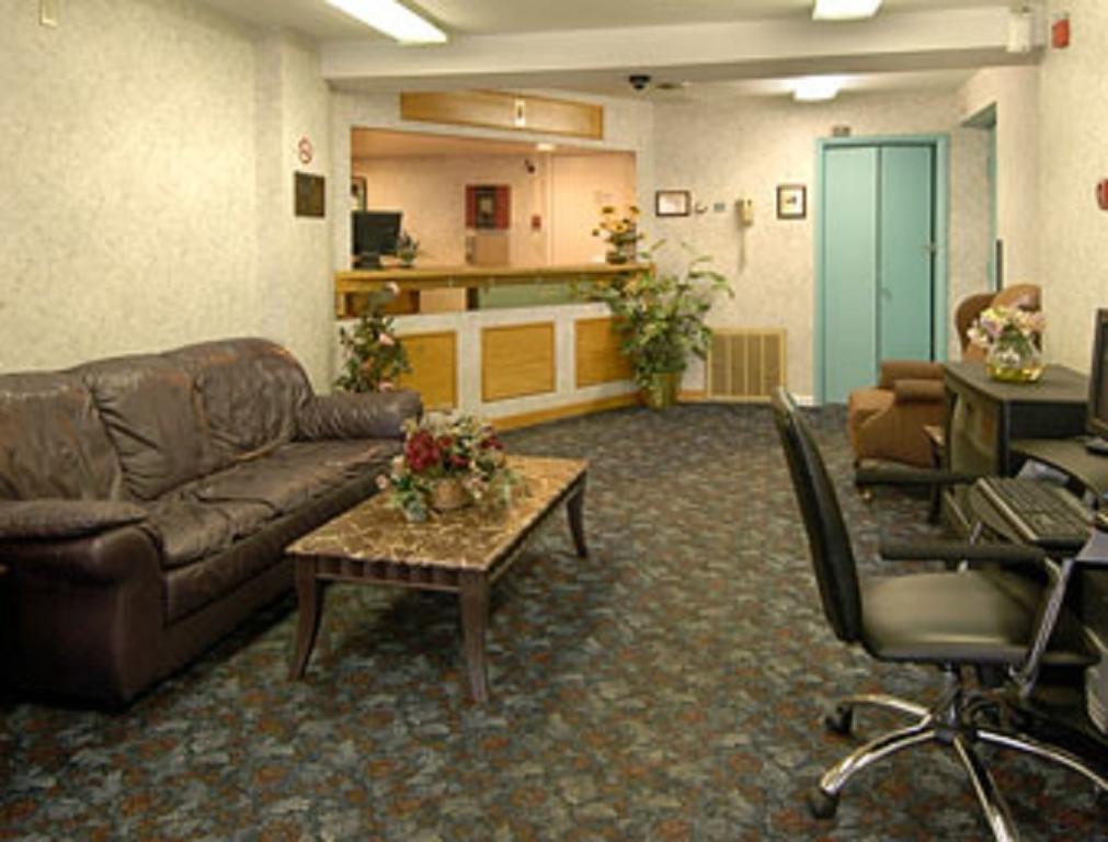 Econo Lodge Utica Exteriér fotografie