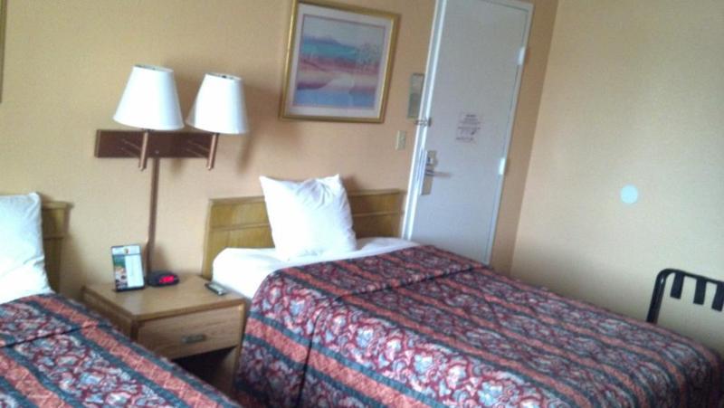 Econo Lodge Utica Exteriér fotografie